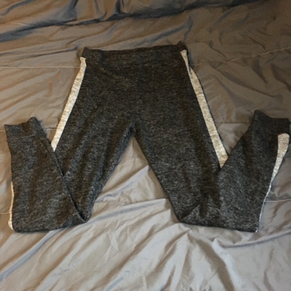 CUTE LITTLE MATCHING OUTFIT😍 - Picture 3 of 3